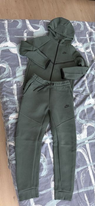 Детски  екип  NIKE  Tech