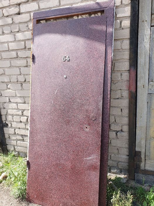 Продам Б/У дверь