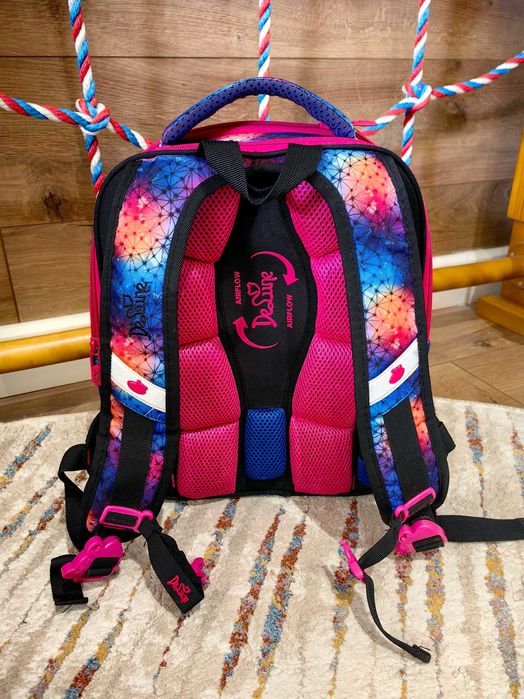 Продам рюкзак для девочки