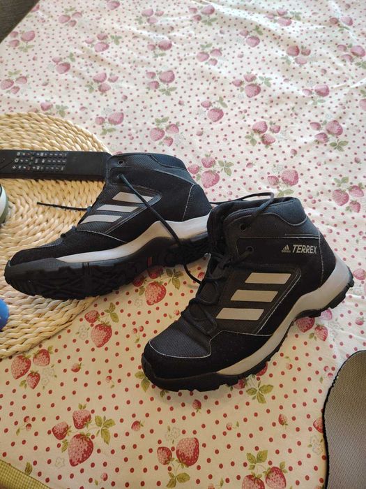 Adidas ботуши 36 и половина