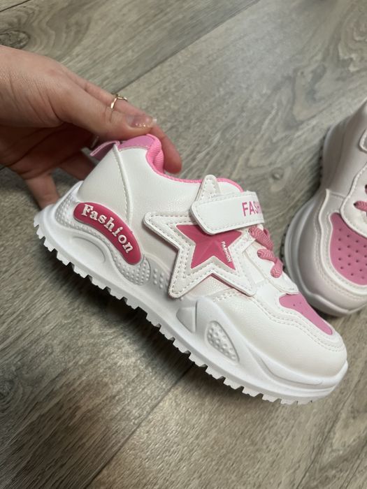 Кроссовки на девочку р29