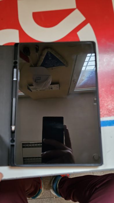 Таблет Samsung A8 с калъф клавиатура