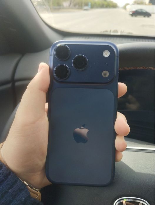 Продам iphone 17pro 256 gb e-sim