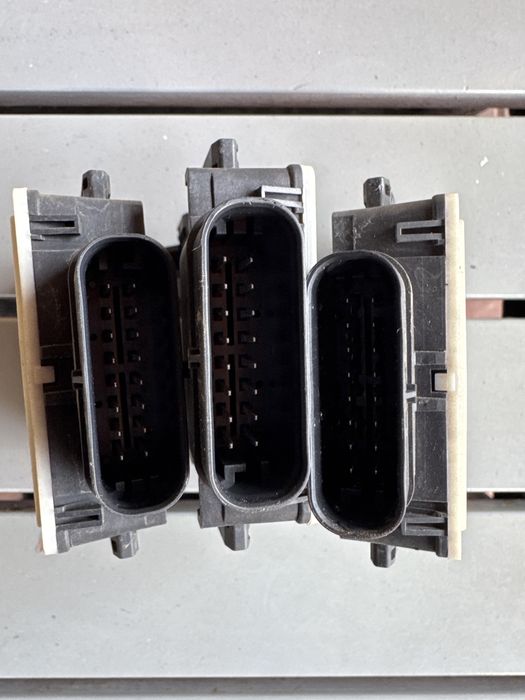 Senzor  radar distronic bmw g01 g02 g05 g06 g11 g12 g30 g32 g32
