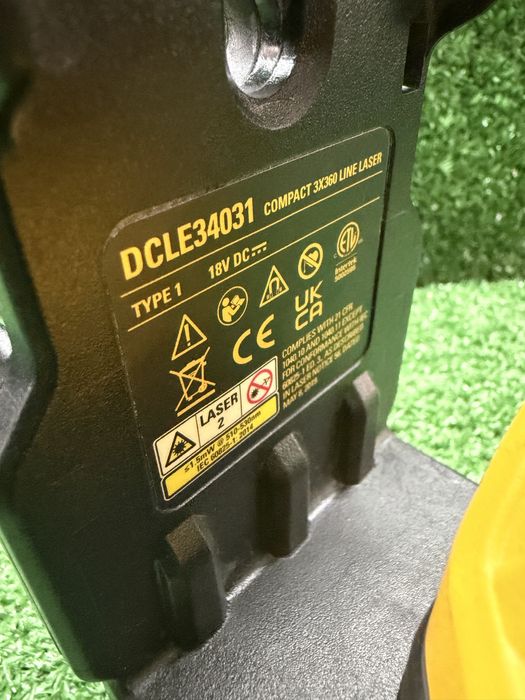 Лазерен нивелир Dewalt DCLE34031
