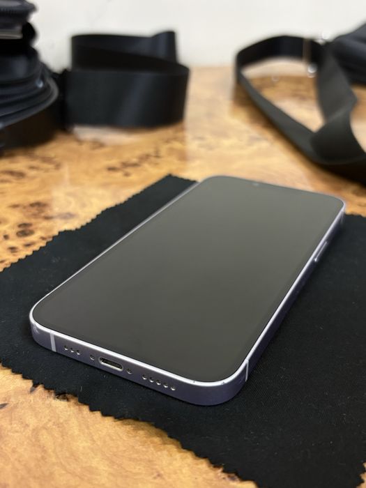 iPhone 14 в хорошем состоянии