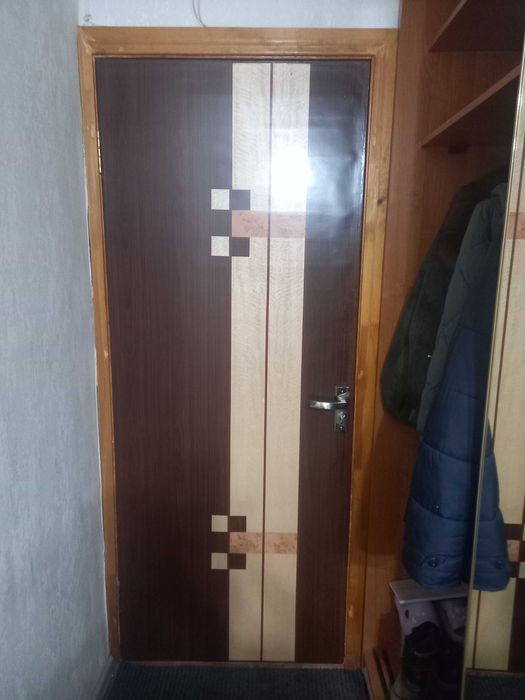 Продам двери межкомнатные б/у