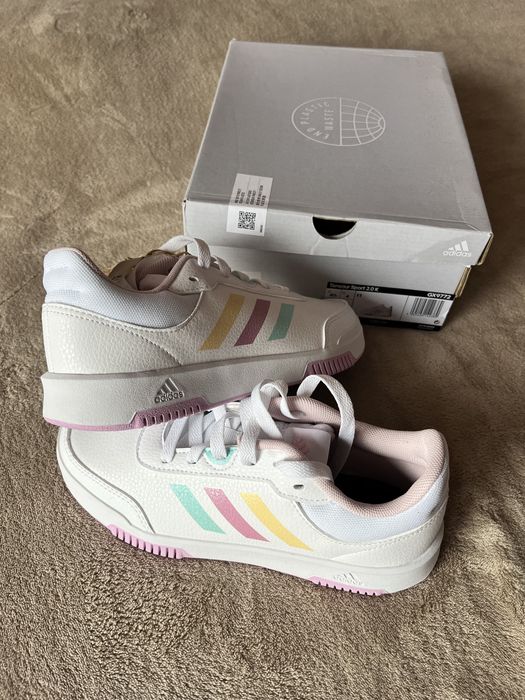 Оригинални нови маратонки Adidas