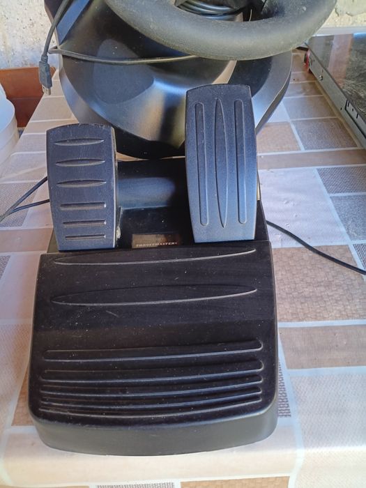 Волан и педали за игри