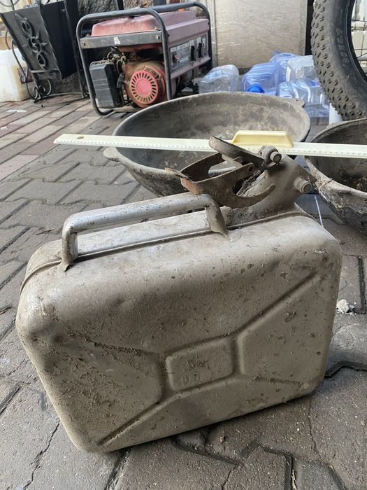 Продам канистры алюмини