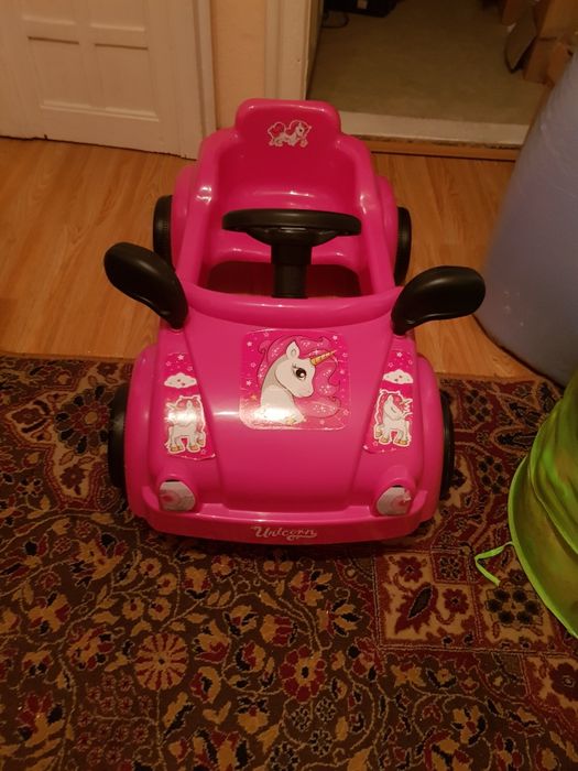 Детска кола с педали