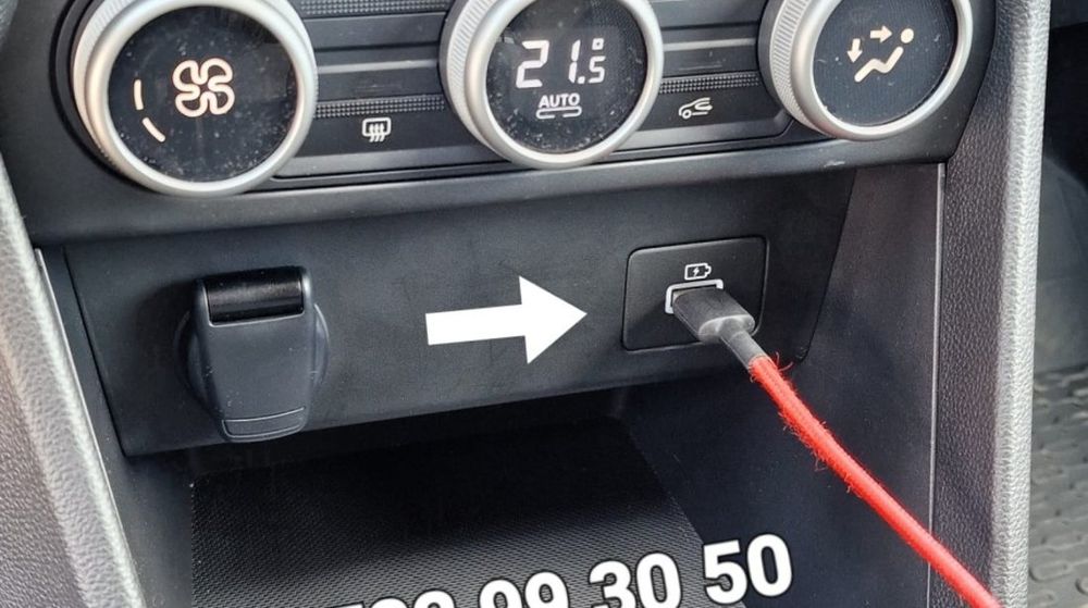 Mufa USB priza Dacia Jogger Logan Sandero