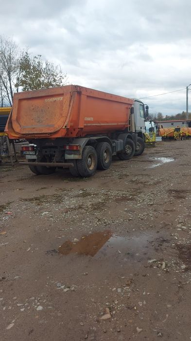 Vand autobasculanta 8x4 Volvo si autobasculanta 8x4 Mercedes Benz