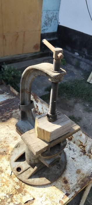 Продам ручной винтовой пресс