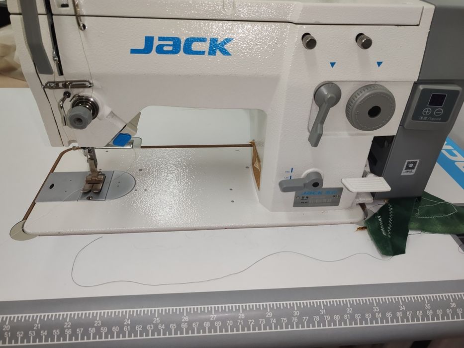 Продам Швейная машина