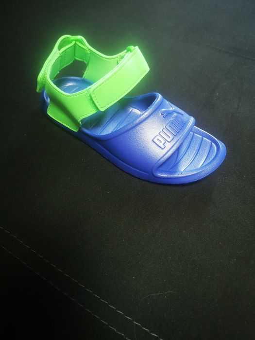 детски сандали нови