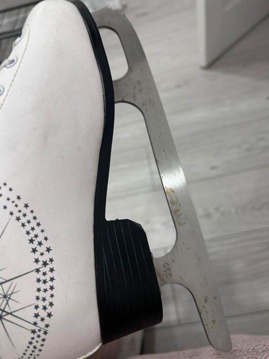 Коньки подростковые