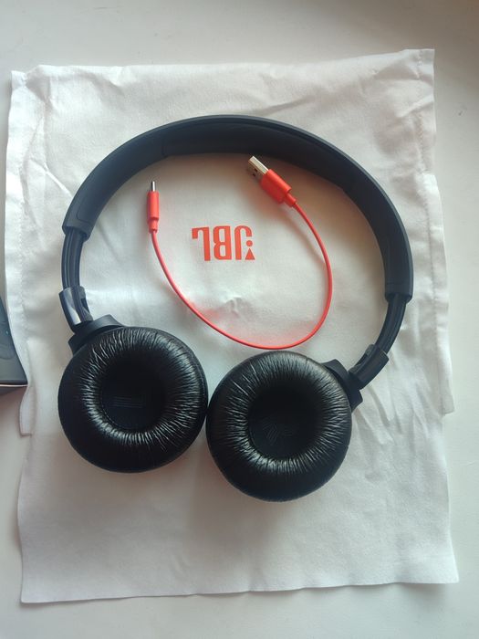 В продаже наушники jbl tune 520BT