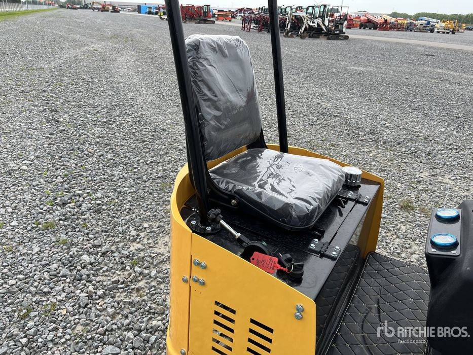 Miniexcavator 1T Diesel Nou