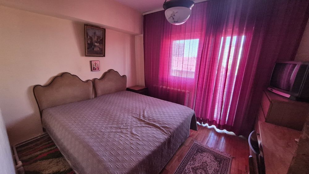 PROPRIETAR – De Vânzare: Apartament 3 Camere, Ultracentral Giurgiu (Etaj 5/8, Termoizolat, Centrală + Boiler)