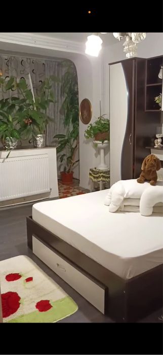 Vand  apartament cu 3 camere detalii in privat