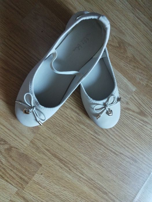 Бежови балеринки 35