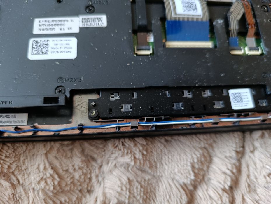 Продавам лаптоп DEEL