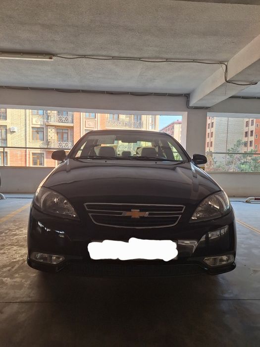 Chevrolet Gentra qora