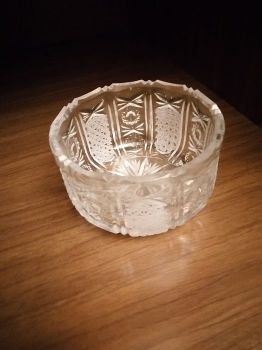 Продам хрустальную вазу