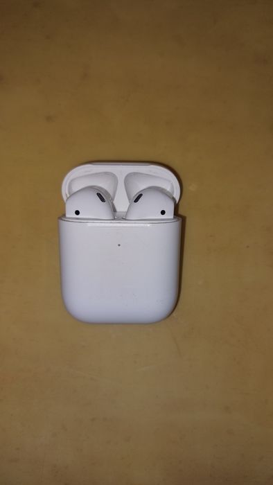 Продаю AirPods 2