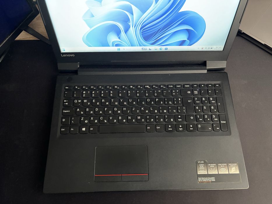 Лаптоп Lenovo V110