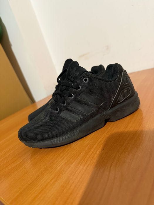 Маратонки.  Adidas