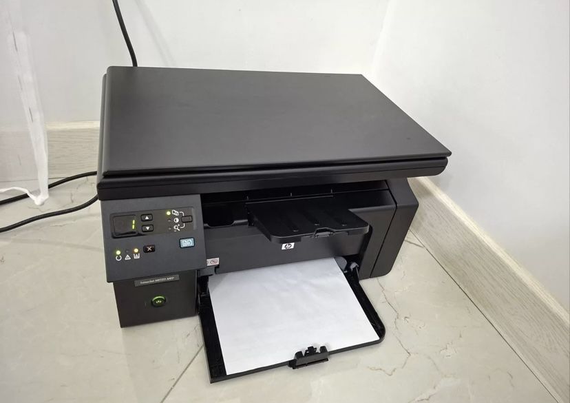 HP lazerjet 1132 принтер 3 в 1
