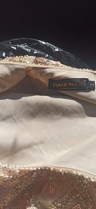 Rochie pietre ,paiete și franjuri,mărimea s doar probaată