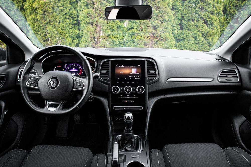 Renault Megane facelift~Bord digital~faruri full led~Euro 6~86368 km Reali~ car play