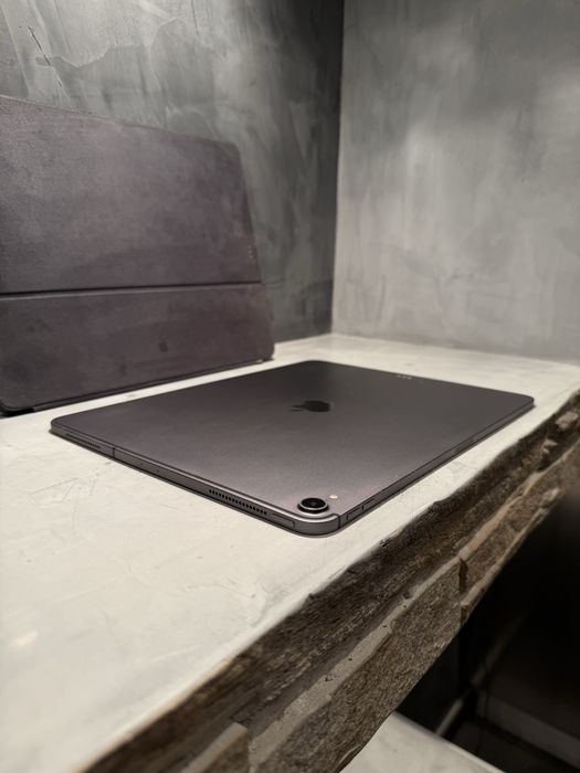 Ipad Pro 12.9" 512 GB Cellular; Wi-Fi + Smart Keyboard Folio
