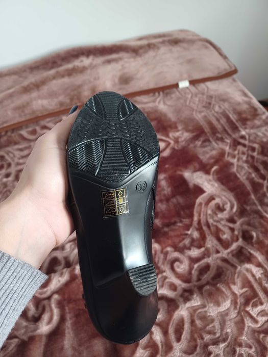 Дамски боти с ток