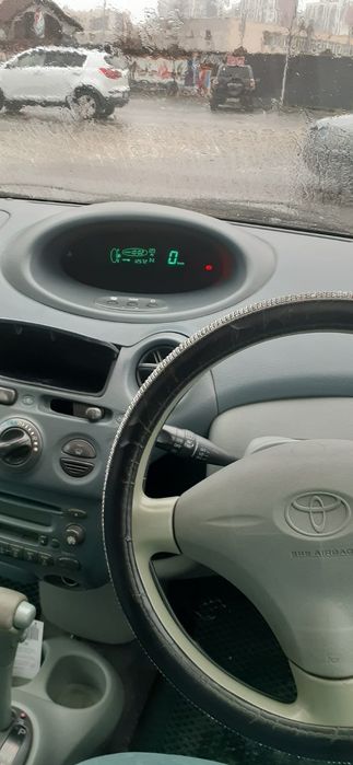 Машина таета витс