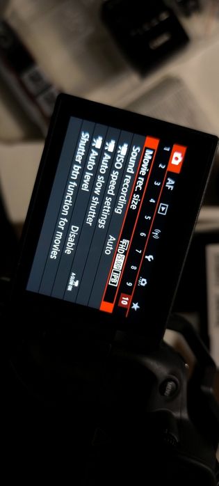 Canon R7 + кейдж + карта 64GB + батерия