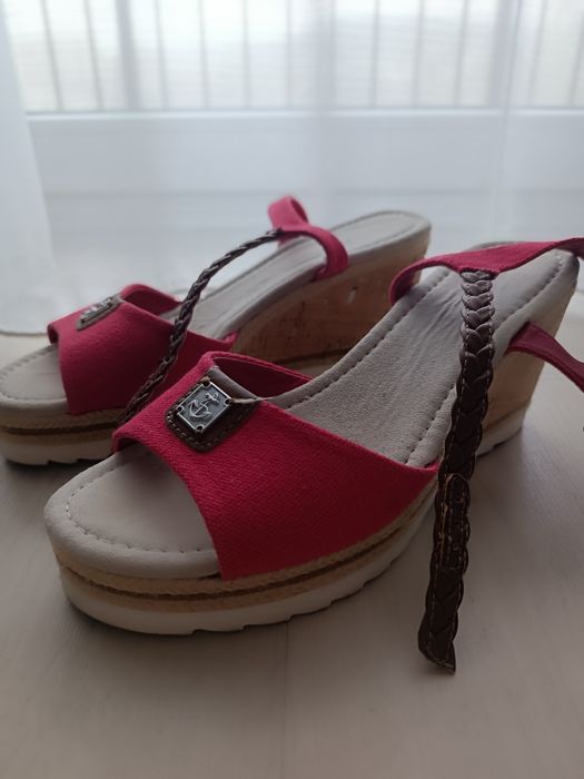 Sandale cu platforma 36