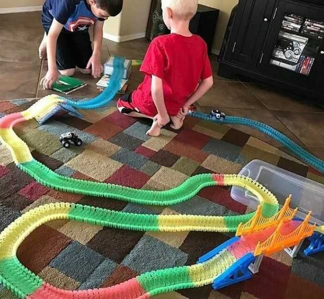 Конструктор Magic Tracks детали светятся в темноте