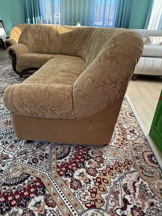 Продам угловой диван с креслом