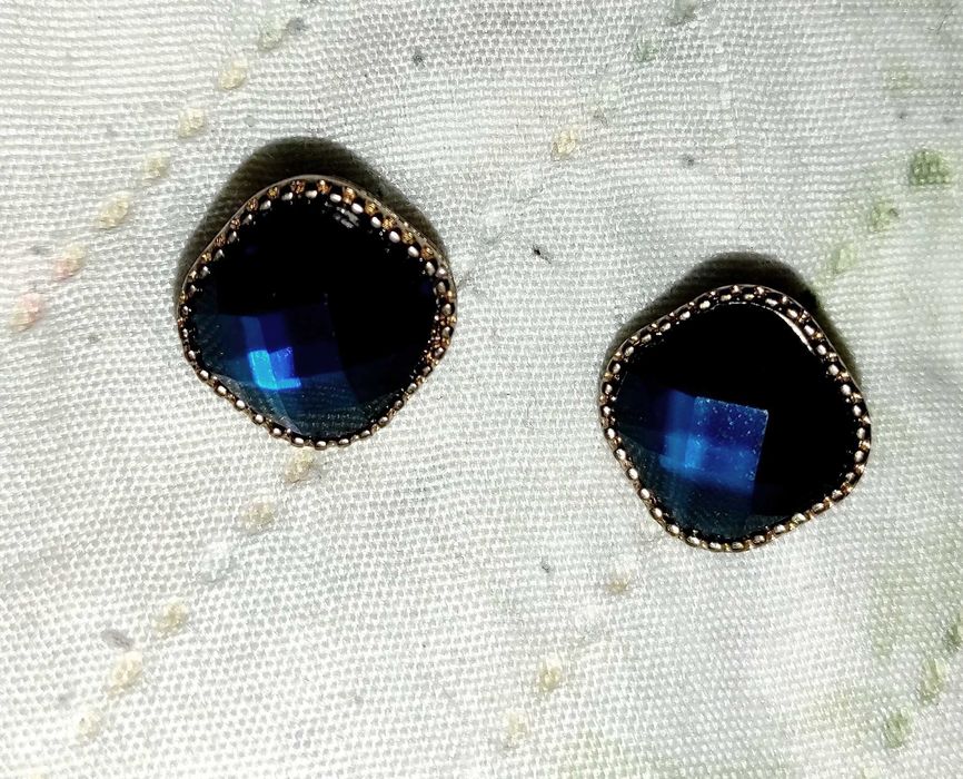 продаю серьги разные импортные