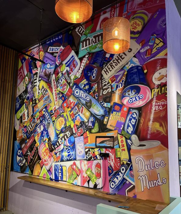 Роспись стен / Художник / Мурал / Граффити