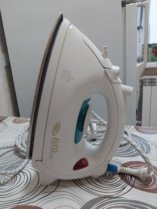 Продаю утюг электрический