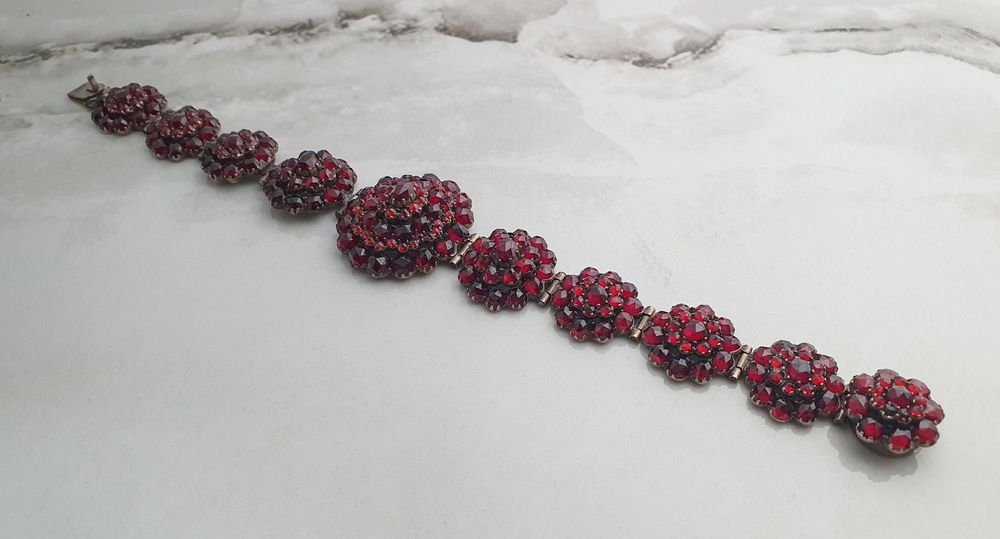 Brățară din argint 925 cu granate naturale – lungime 17 cm, gramaj 22,