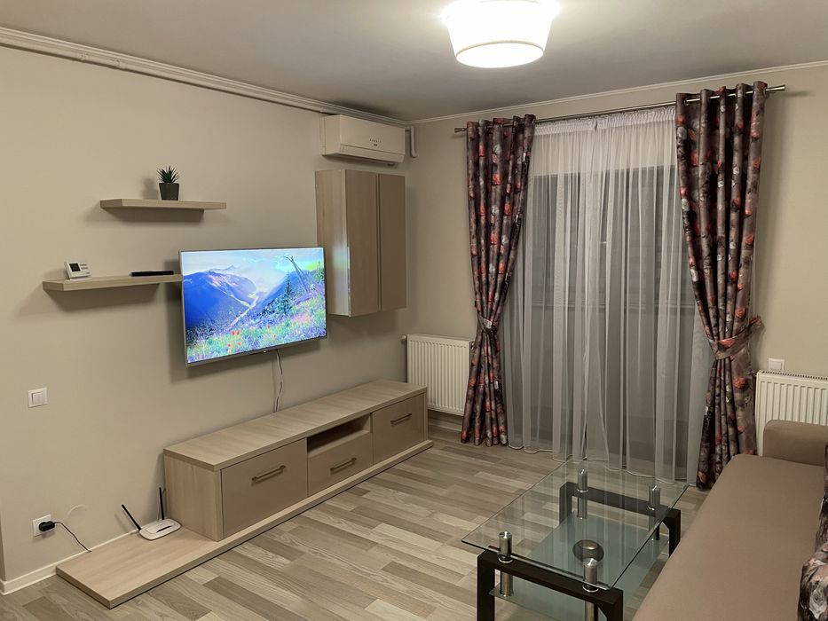 Proprietar | Închiriez apartament 2 camere tip studio str Crinului centru bloc nou
