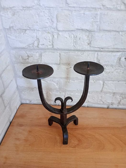 Стар свещник от ковано желязо