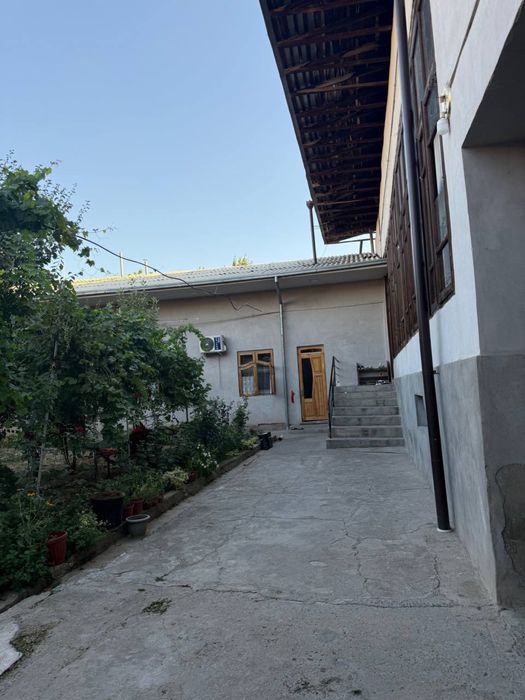 Уй сотилади (назарбек харакат) 8 сотих