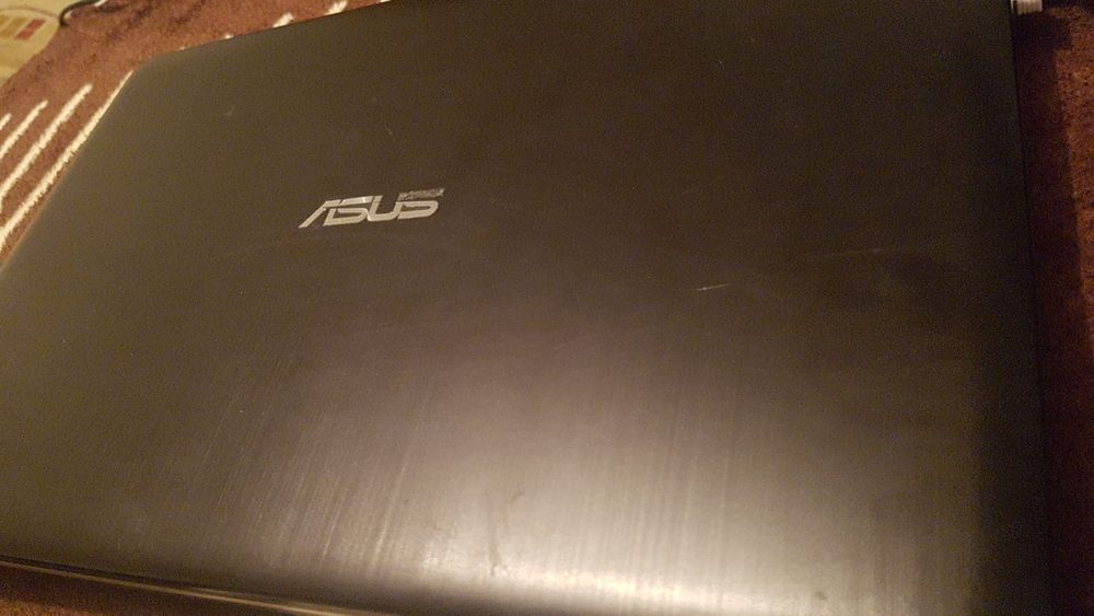 обменяю ноутбук asus